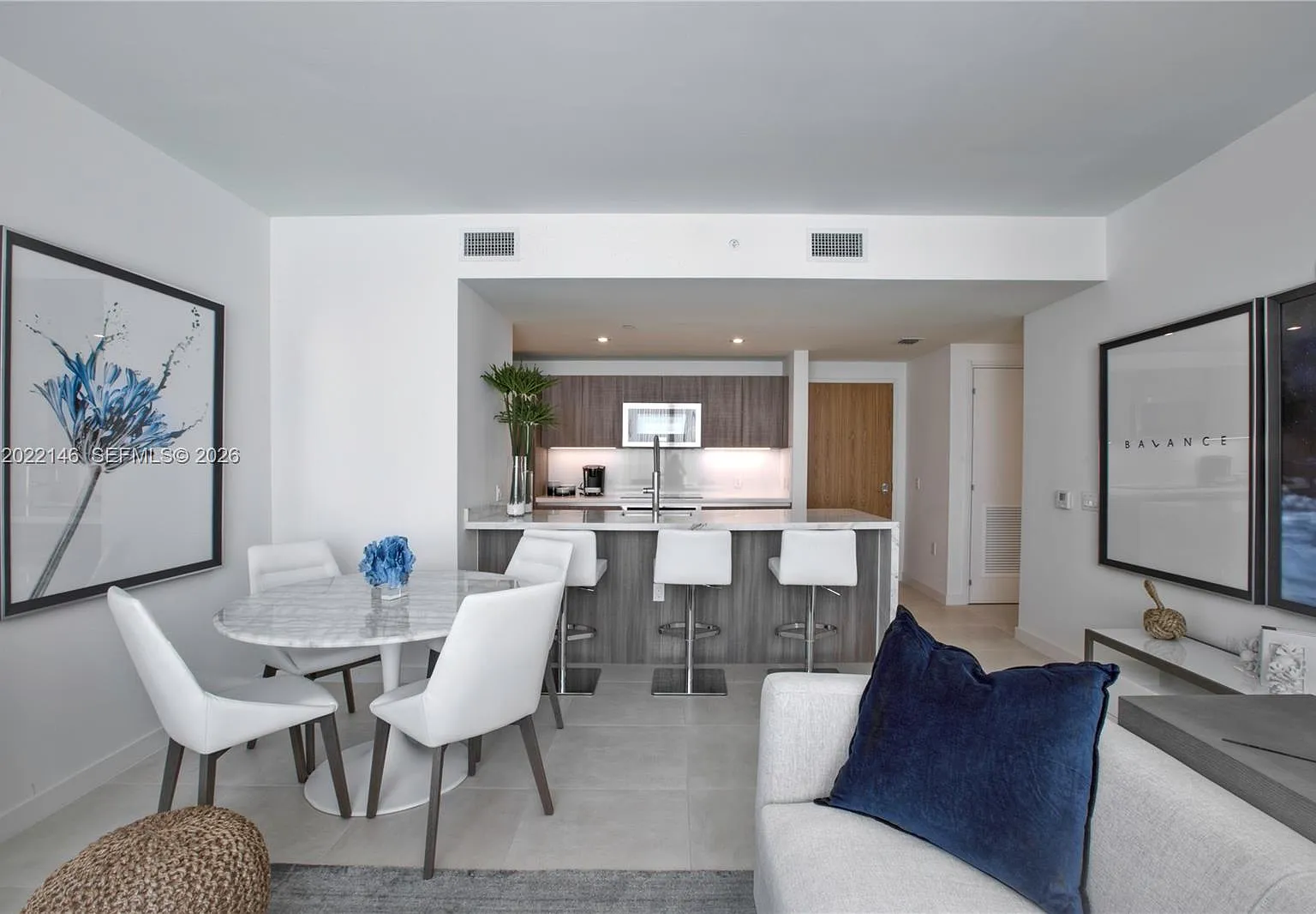 Tiffany House Condo — Photo 3