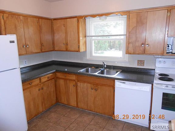 3rd image of 770 8th St