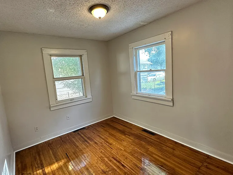 1417 Prairie St — Photo 8