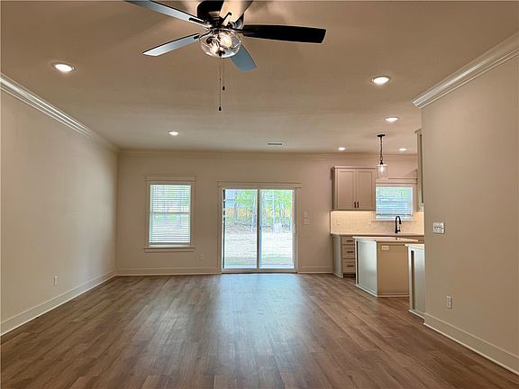 4th image of 4 Shetland Cir