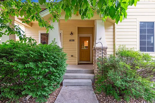1038 Village Cir Photo 1