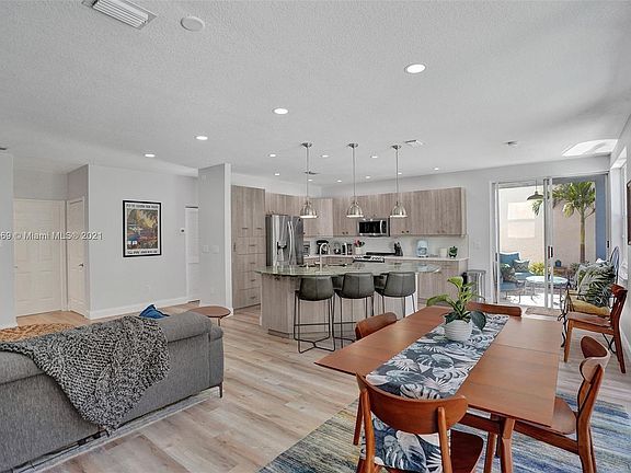 3rd image of 2069 Chagall Cir