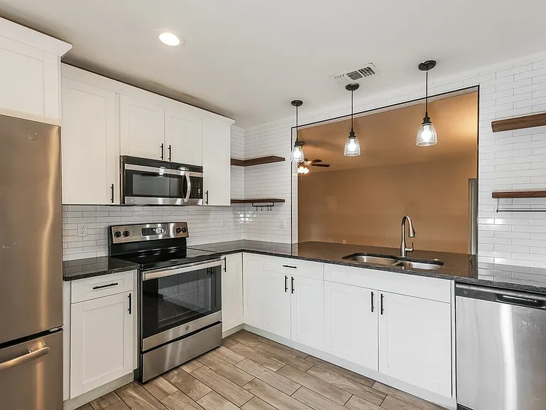 3039 Annadale Cir — Photo 5