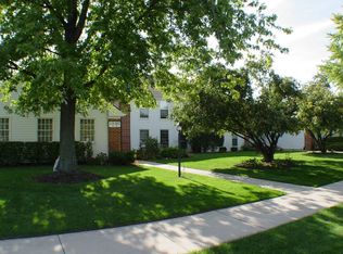 5S565 Paxton Dr APT B, Naperville, IL 60563