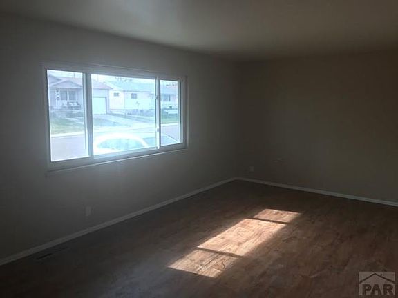 5th image of 1630 Fremont Ave