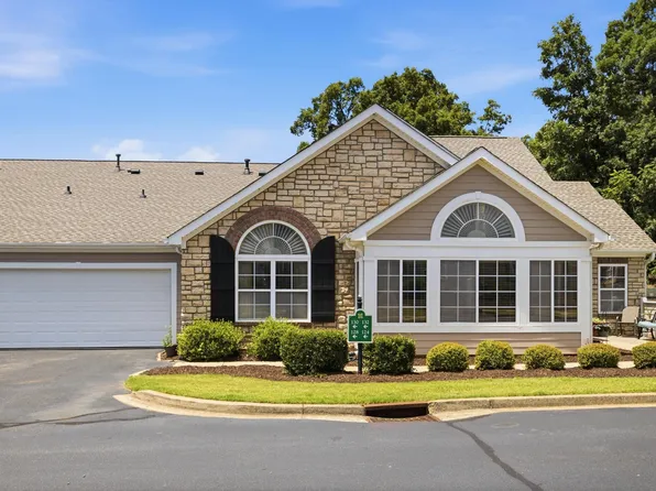 124 Ravines Ln, Spartanburg, SC 29301