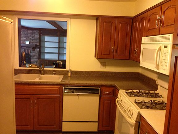 5th image of 2211 E Reservoir Blvd