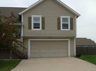 953 E Wildcat Run St, Gardner, KS 66030