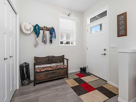 2nd image of 112 S Point Ct SW