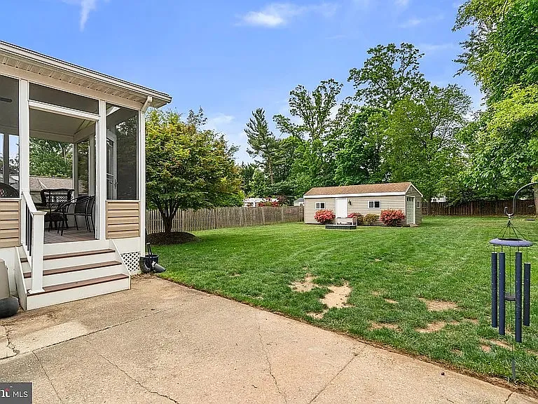 404 Forest Ln — Photo 17