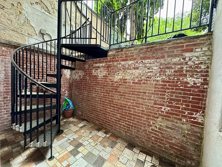 318 Bainbridge St #B — Photo 21