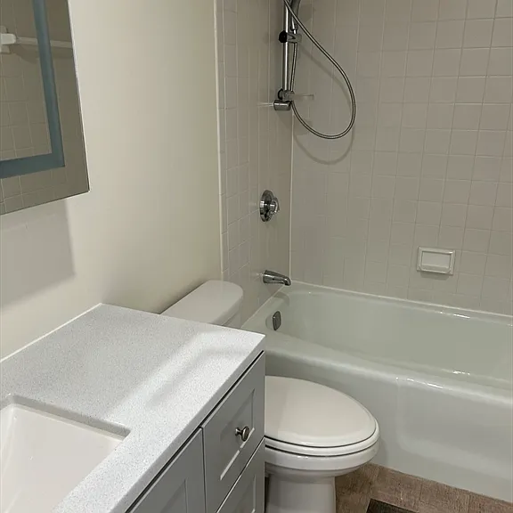 50 Main St #409 — Photo 8
