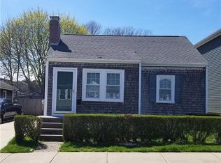 21 Eustis Ave, Newport, RI 02840