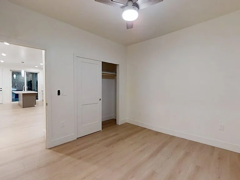 8404 Ascolano Ave — Photo 32