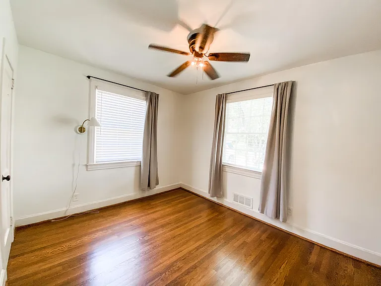 218 Malaga Ave — Photo 15