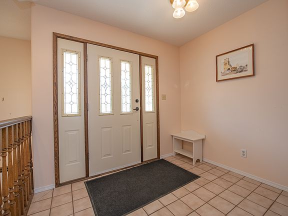 5th image of 2650 Catherine Cres