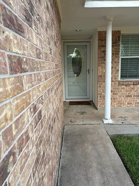 3 bed, 1.5 bath, 1159 sqft, $1,850 — Photo 3