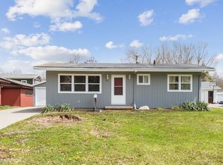 1116 W 2nd St, Pella, IA 50219