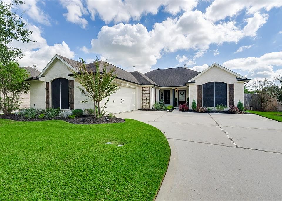 1st image of 18630 Summercliff Ln