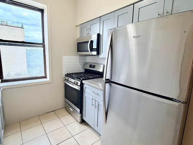 40-04 Bowne St #6B1 — Photo 4