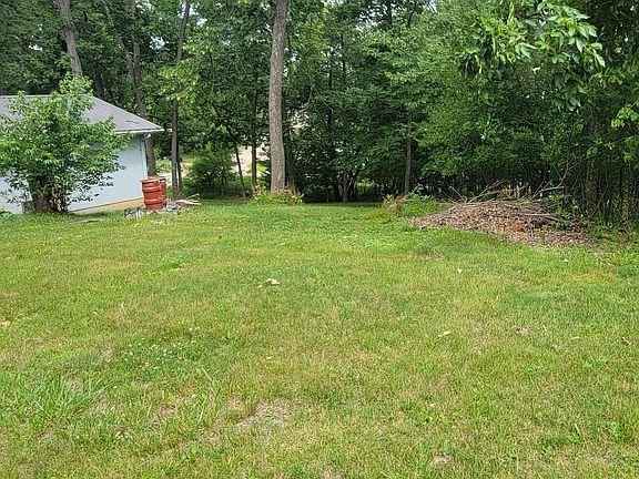 3rd image of 107 Wild Rose Dr