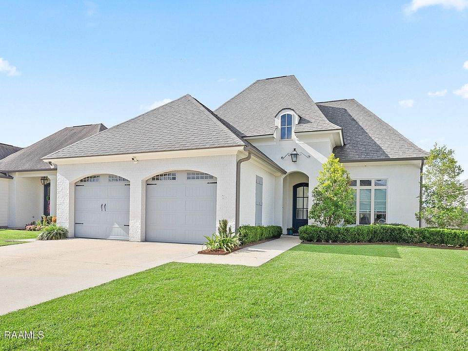 1st image of 300 Cedar Lake Dr