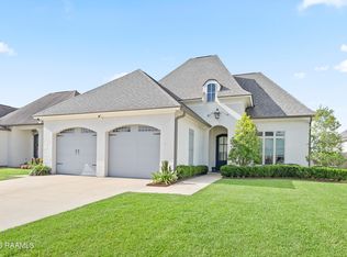 300 Cedar Lake Dr, Youngsville, LA 70592