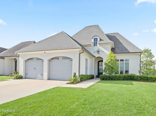 300 Cedar Lake Dr, Youngsville, LA 70592