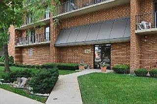 3rd image of 825 Center St APT 401