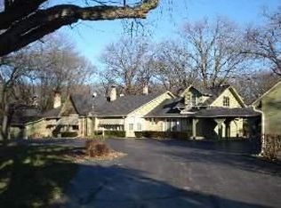 10102 Country Club Rd, Woodstock, IL 60098