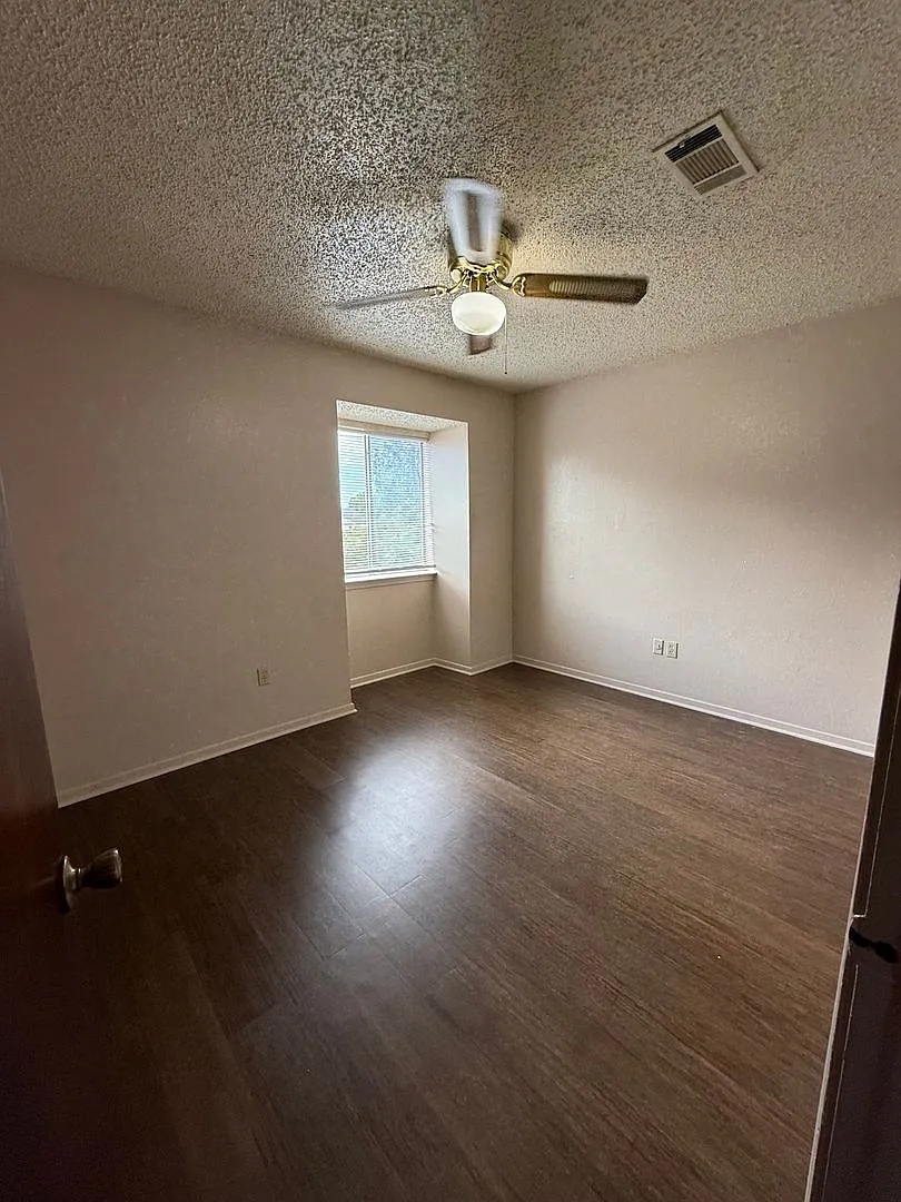 2 bedroom 2 bath town home in a gated community — Photo 4