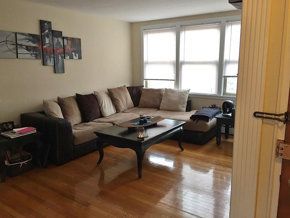 1st image of 2400 W Farragut Ave #1B
