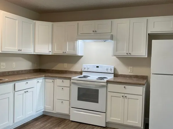 1563B Gunston Dr, New Richmond, WI