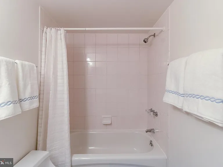 4620 N Park Ave #810E — Photo 12
