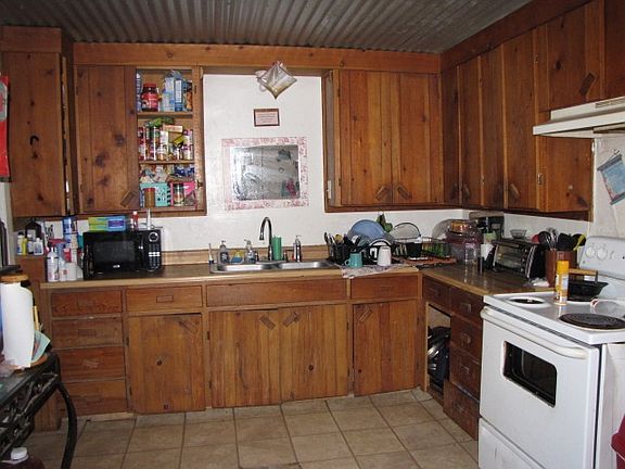 4th image of 204 Parnell Dr
