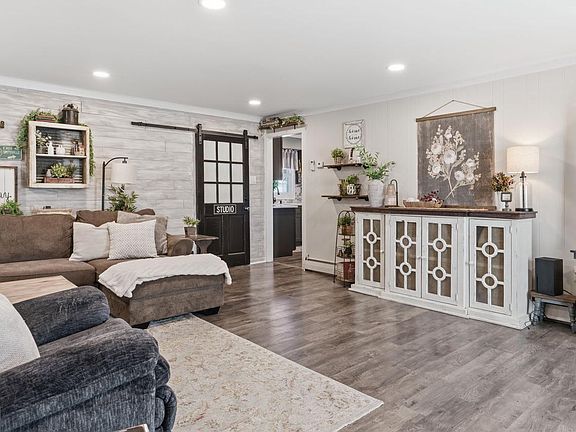 3rd image of 143 Terrace Rd