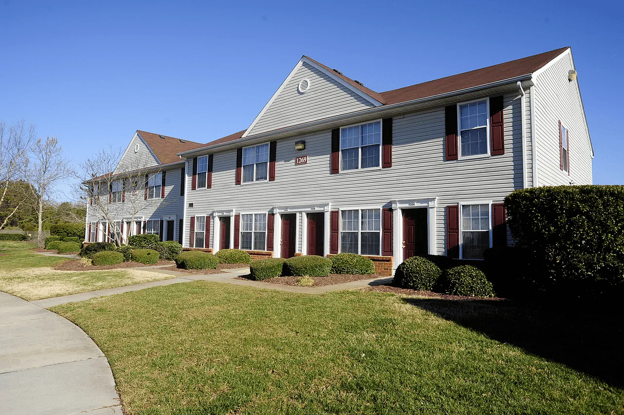 Ocean Gate Apartments — Photo 2