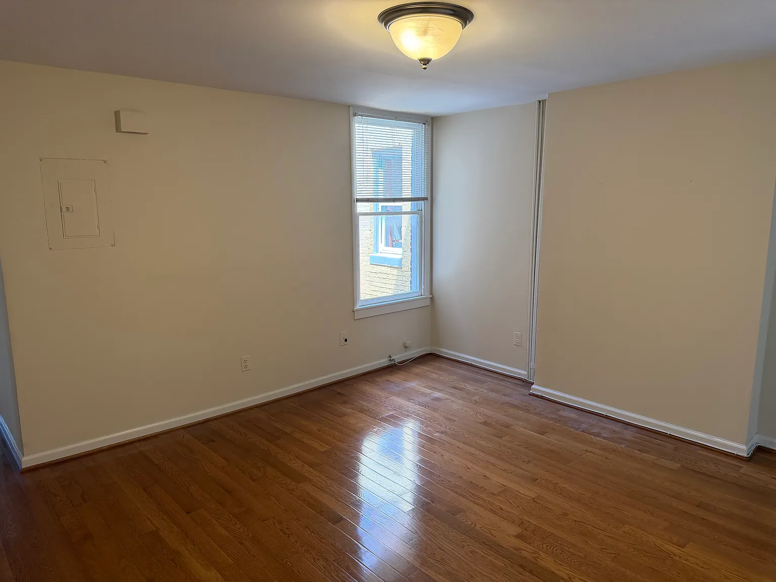 1 bed, 700 sqft, $1,700 — Photo 2