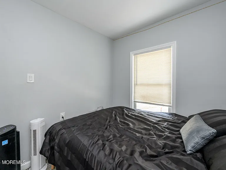 405 Main St #2 — Photo 16