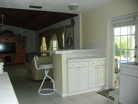5th image of 1361 NW 94th Ter
