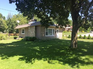 2901 E Lakeshore Dr, Twin Lakes, WI 53181