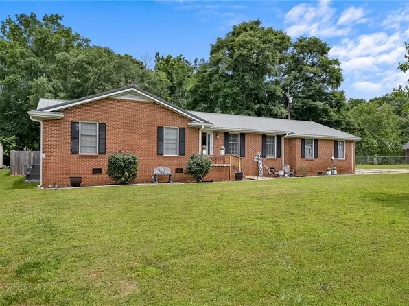 304 Samuel Rd, Honea Path, SC 29654