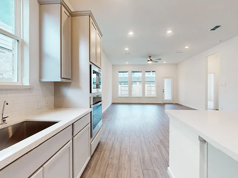 21622 Laggan Cliff Ln — Photo 9