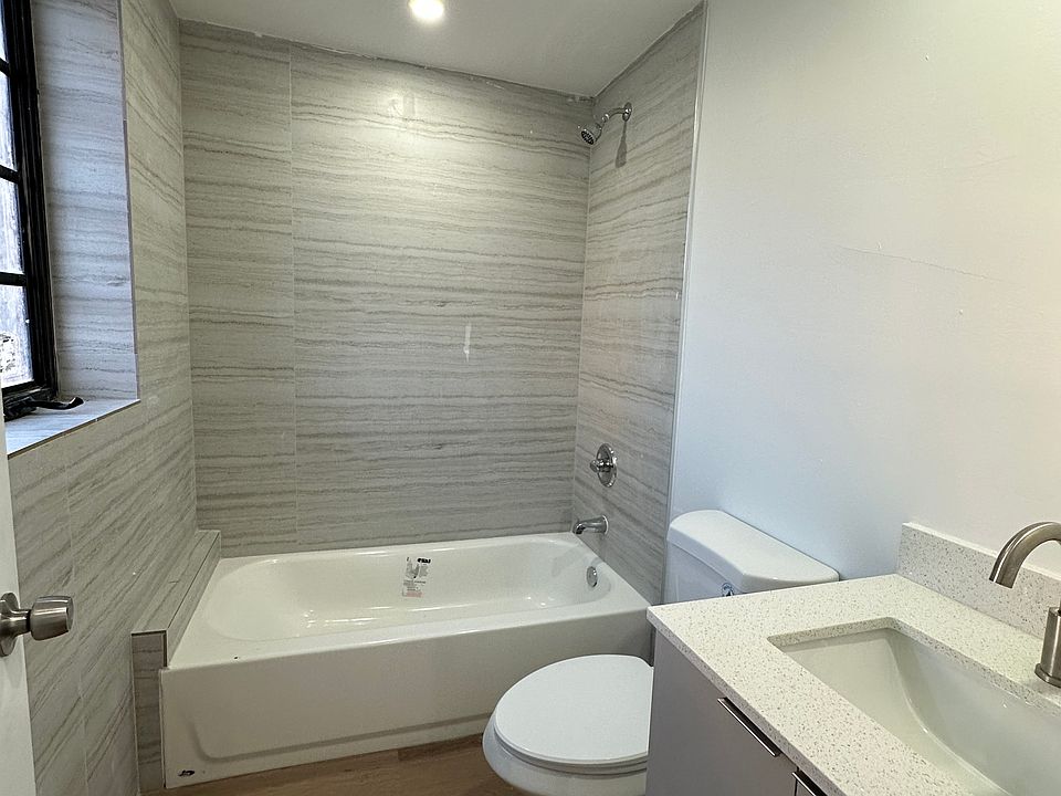 2nd image of 1619 Jefferson Ave APT 5
