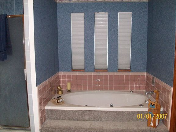 3rd image of 380 Palm Blvd