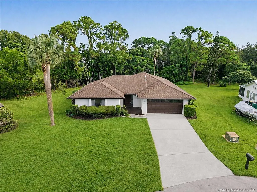 3 bed, 2.0 bath, 1874 sqft, $2,600 — Photo 4
