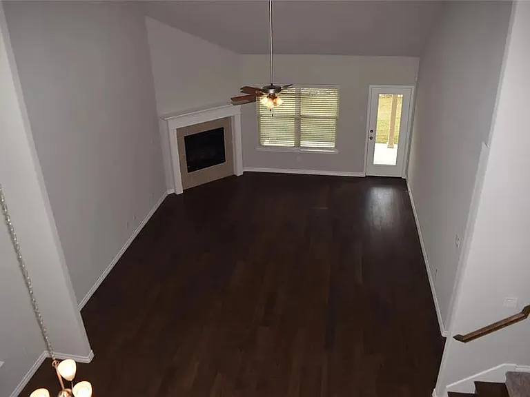 8245 Spruce Meadows Dr — Photo 2