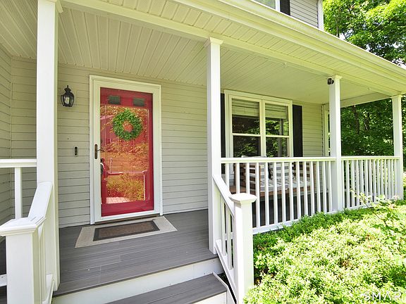 2nd image of 11 Spice Bush Lane