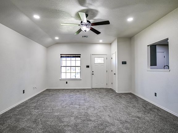 4th image of 2702 Alma Dr Unit B