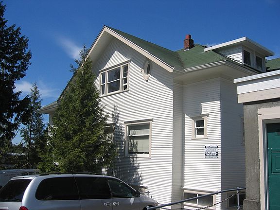 4th image of 5600 University Way NE #816f8c43f
